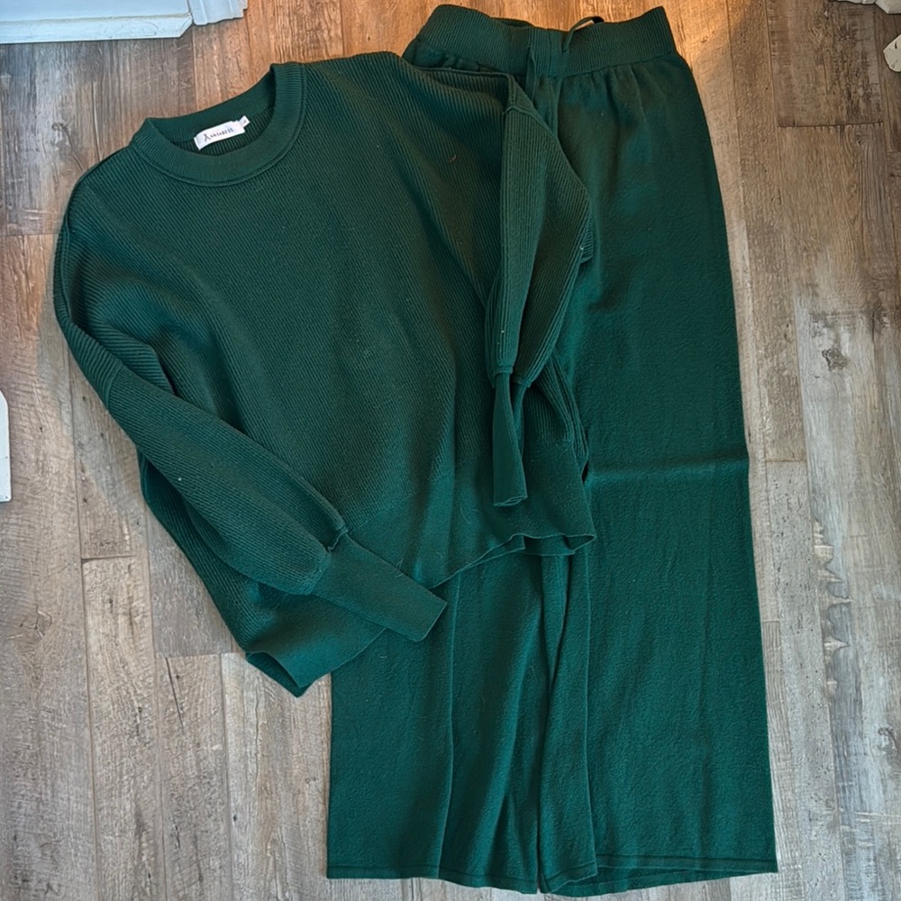 Green Knit Anrabees Sweater and Pants Set